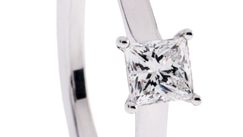 Verlobungsring aus der Goldschmiede Willenberg mit viereckigem Princess-Diamant